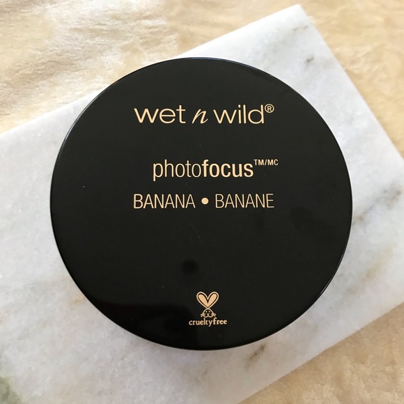3 for $15✨ wet n wild setting powder banana - Picture 3 of 4